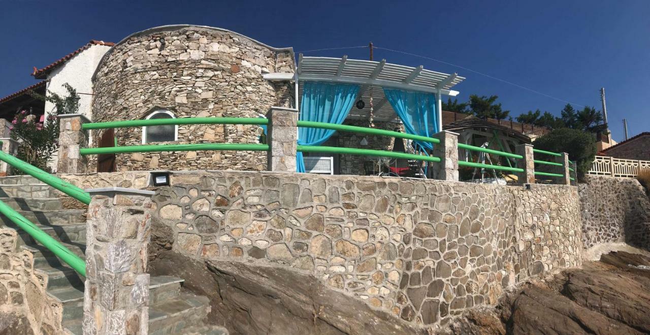 Guest House Gabriela Keratea ภายนอก รูปภาพ