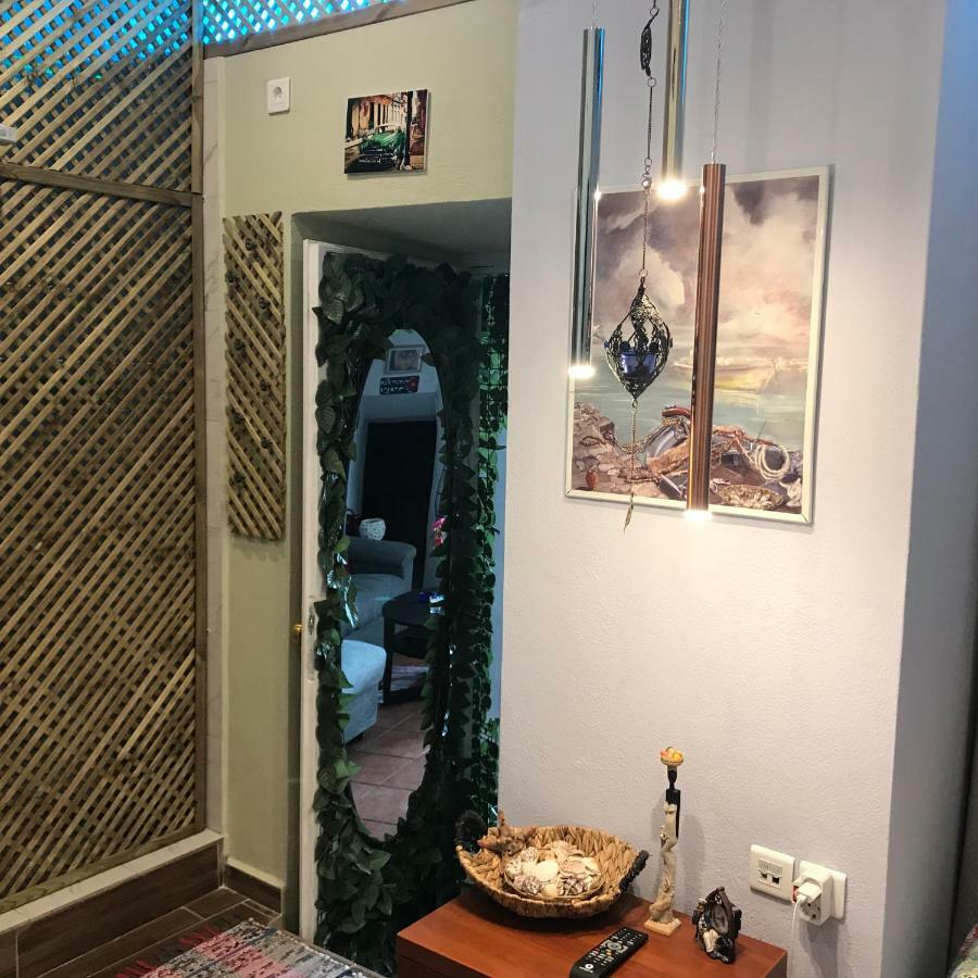Guest House Gabriela Keratea ภายนอก รูปภาพ